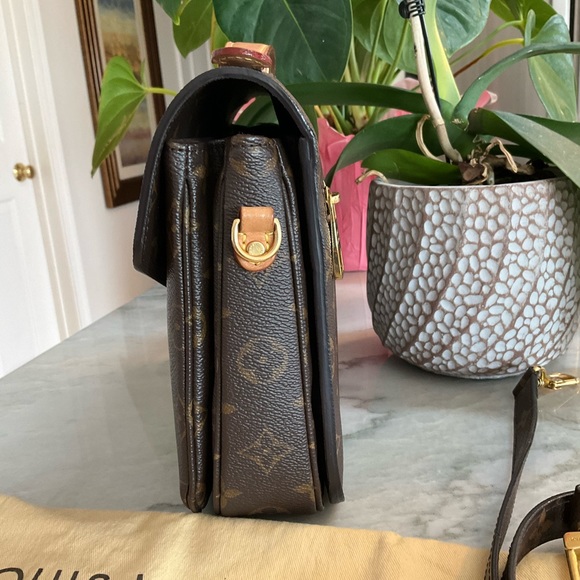 SOLD Beautiful Louis Vuitton Monogram Pouchette Métis - Picture 4 of 16